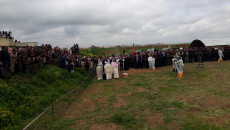 بالصور.. بدء عمليات فتح المقابر الجماعية للأيزيديين بقرية كوجو في سنجار